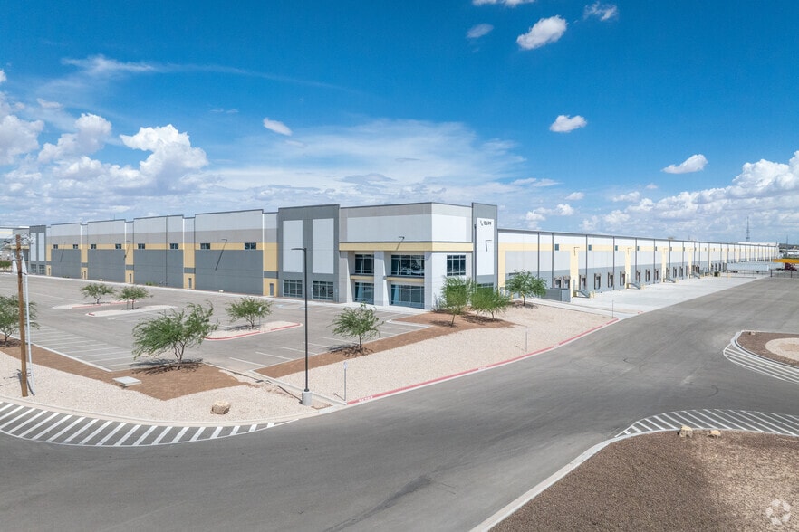 More Photos Of Gateway Blvd W, El Paso Unknown For Lease