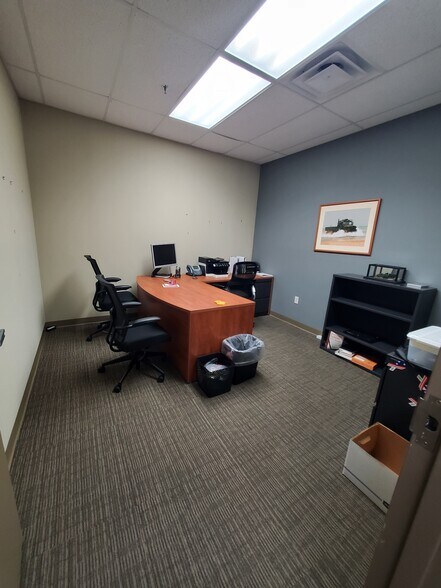 More Photos Of 3619 Richmond Hwy, Stafford Light Distribution For Sale