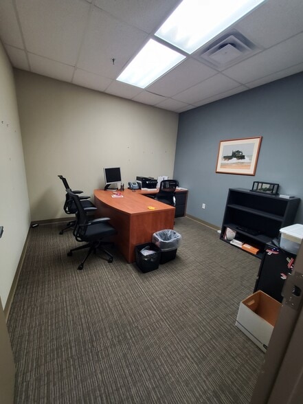 More Photos Of 3619 Richmond Hwy, Stafford Light Distribution For Sale