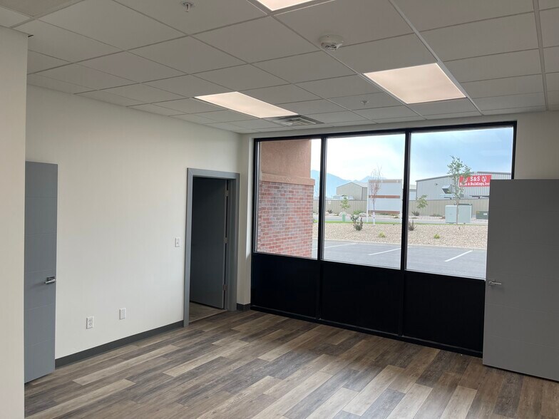 More Photos Of 8018 S Welby Park Dr, West Jordan Warehouse For Lease