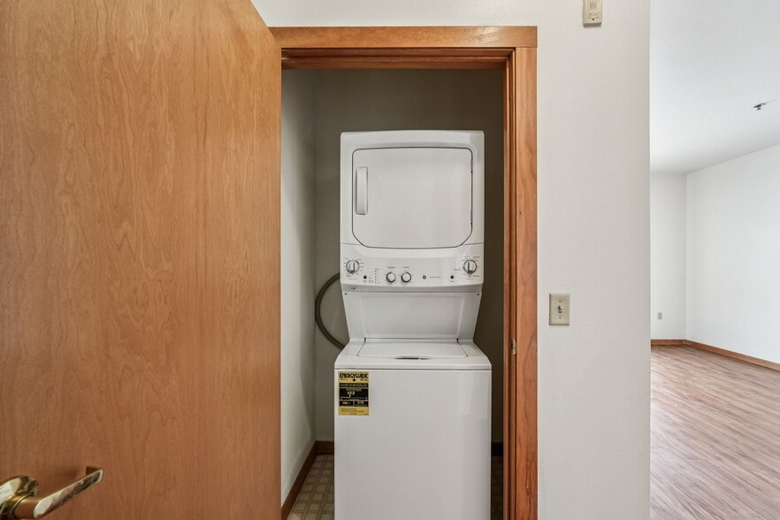 More Photos Of 134 Main St, Racine Apartments For Sale