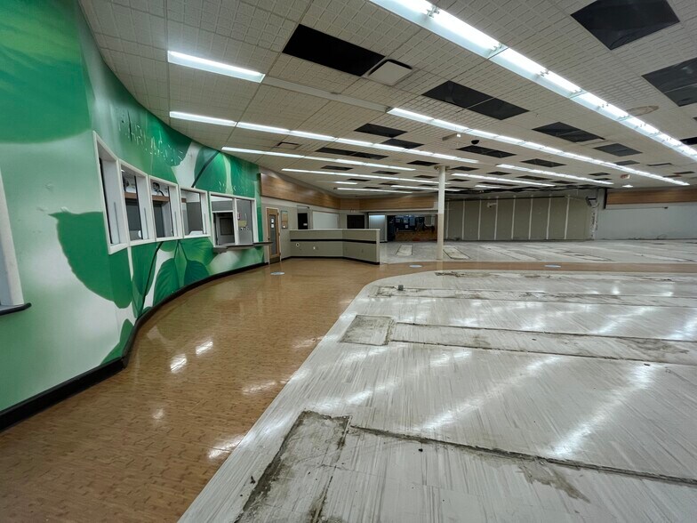 More Photos Of 10502 St Clair Ave, Cleveland Freestanding For Lease