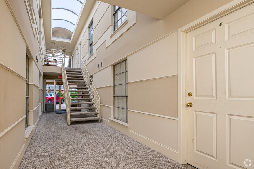 More Photos Of 6564 Fleur De Lis Dr, New Orleans Apartments For Sale