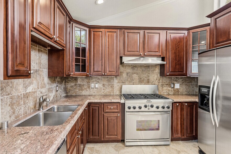 More Photos Of 76 Sunol St, San Jose Warehouse For Sale