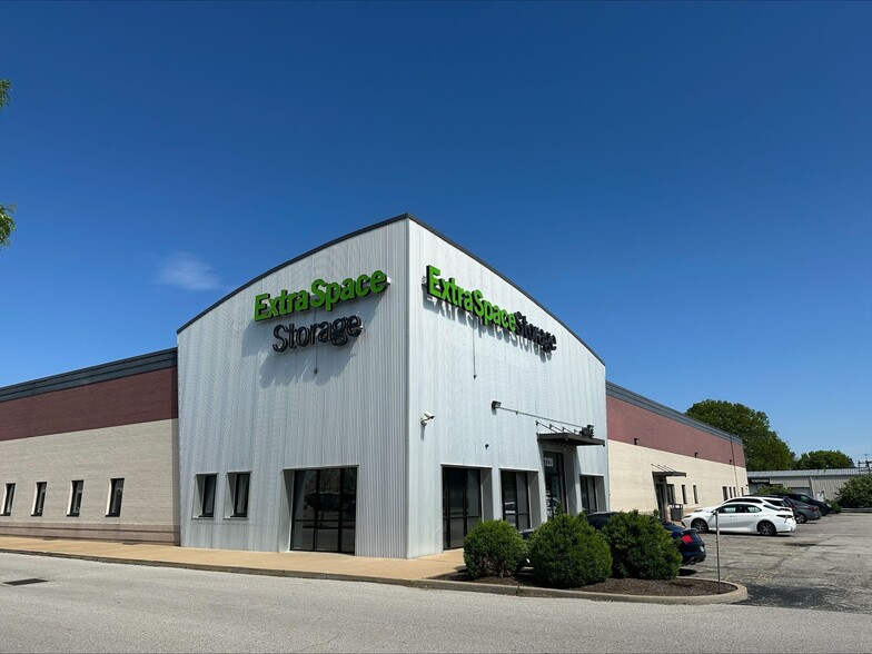 Primary Photo Of 7220 N Lindbergh Blvd, Hazelwood Self Storage For Lease