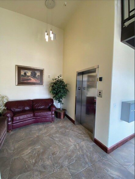 More Photos Of 10520 S 700 E, Sandy Loft Creative Space For Lease