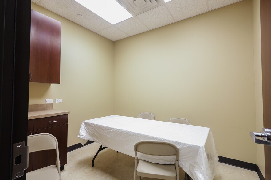 More Photos Of 4000 Garth Rd, Baytown Medical For Sale