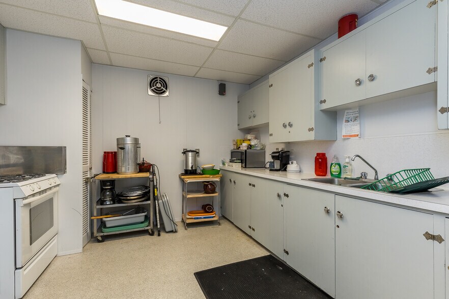 More Photos Of 33860 Pine st, Abbotsford Flex For Sale