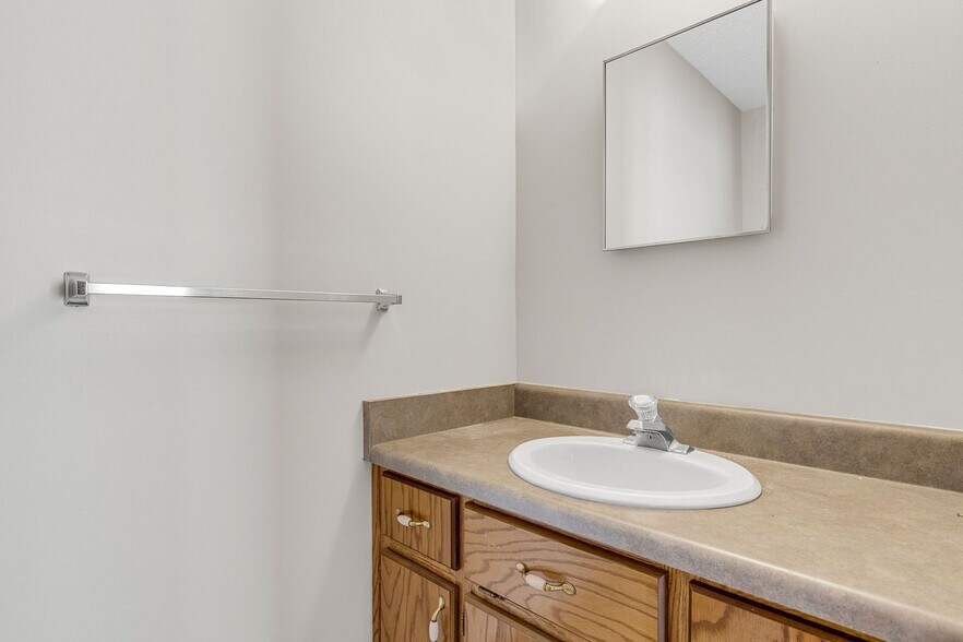 More Photos Of 1 Shagbark Ln, Seneca Apartments For Sale