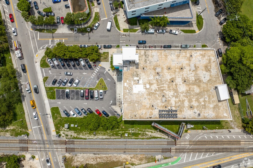 More Photos Of 1900 NE Miami Ct, Miami Office For Lease