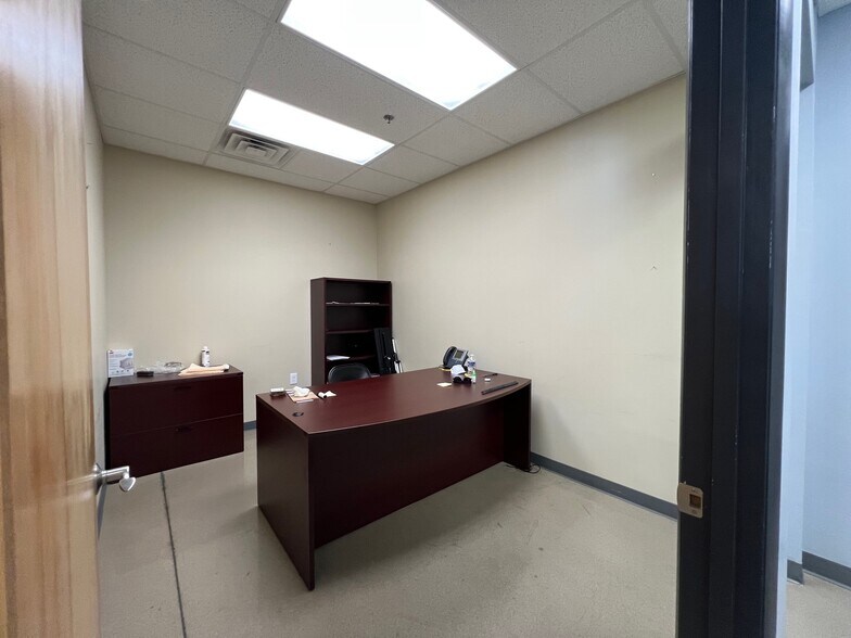 More Photos Of 412 Golden Bear Ct, Murfreesboro Light Manufacturing For Lease