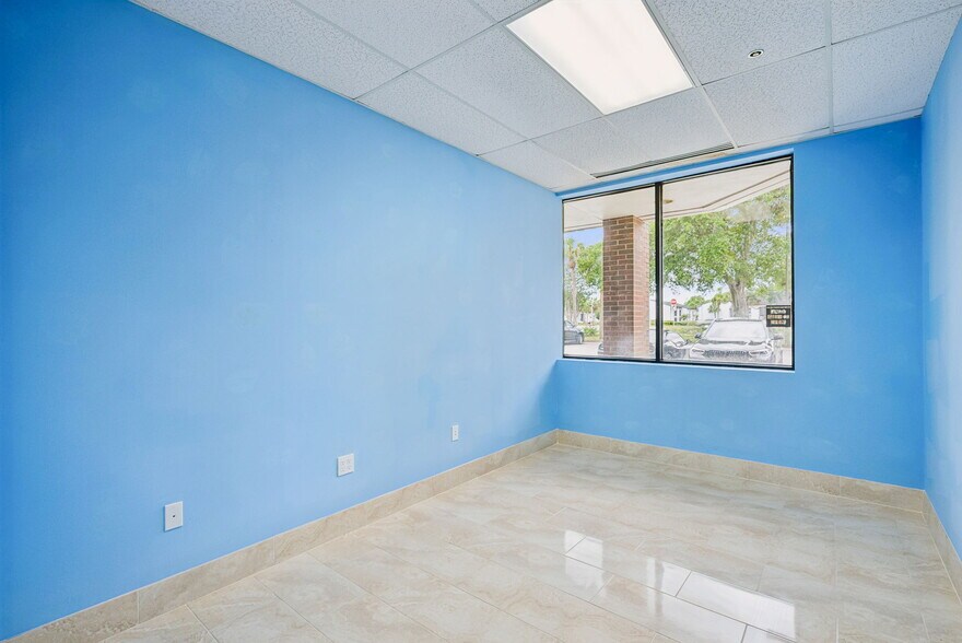 More Photos Of 925 S Semoran Blvd, Winter Park Office For Sale