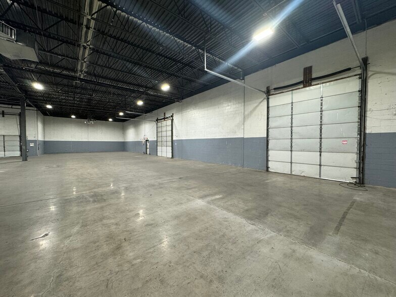 More Photos Of 91 Colin Dr, Holbrook Distribution For Lease