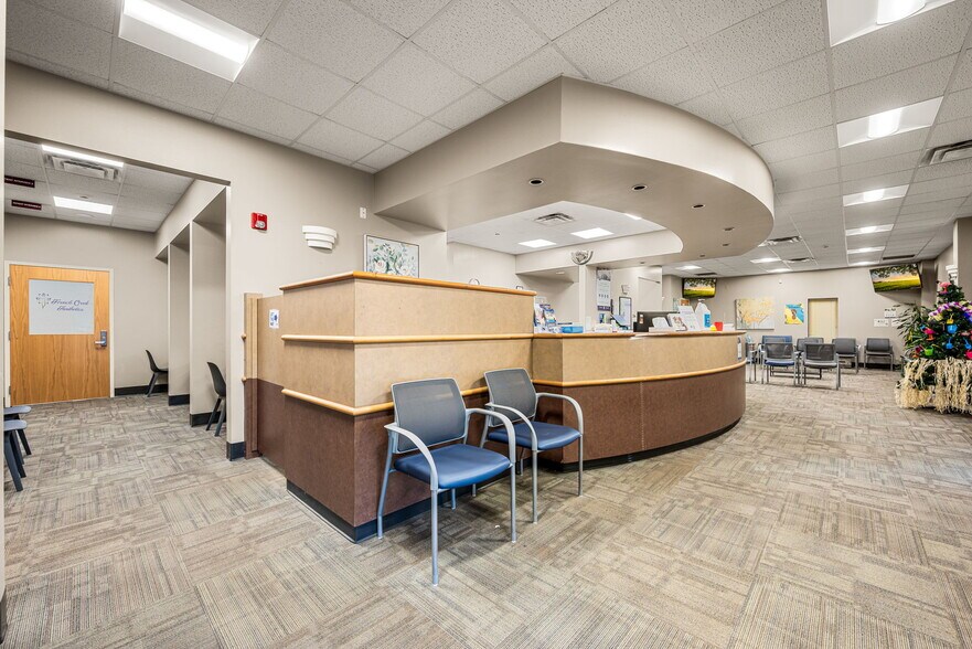 More Photos Of 51 S Pine St, Elverson Office For Sale