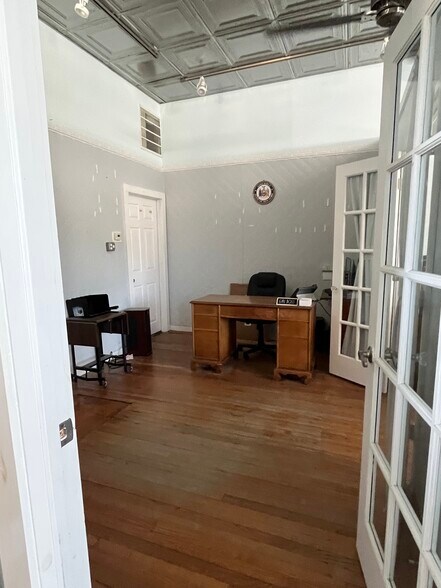 More Photos Of 2001 Park St, Atlantic Beach Storefront Retail Residential For Sale