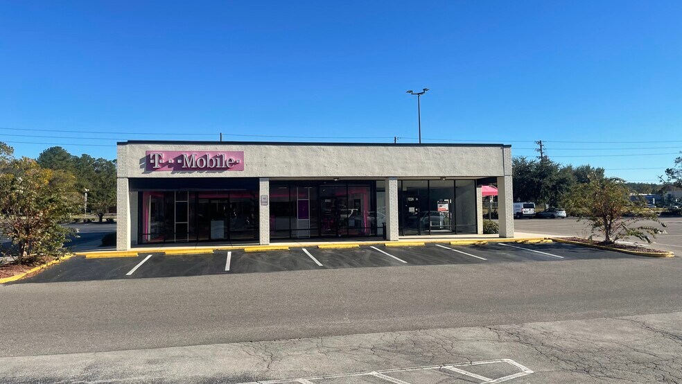 More Photos Of 1200 S Broad St, Brooksville Unknown For Lease