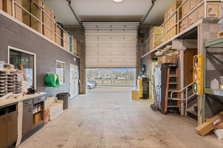 More Photos Of 20 McCarty Rd, Fredericksburg Industrial For Sale