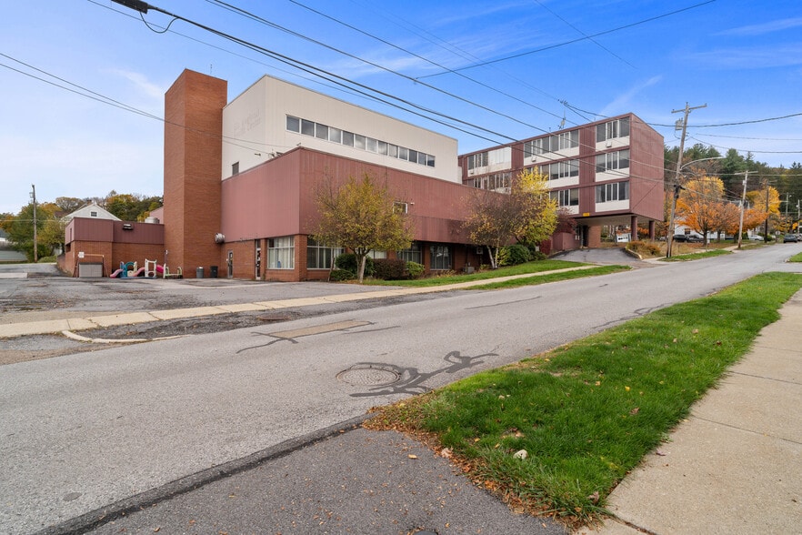 More Photos Of 94 Hospital St, Ridgway Specialty For Sale
