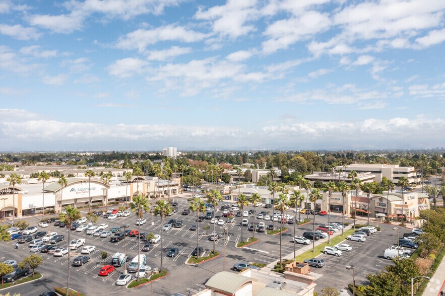 More Photos Of 7201 Yorktown Ave, Huntington Beach Unknown For Lease