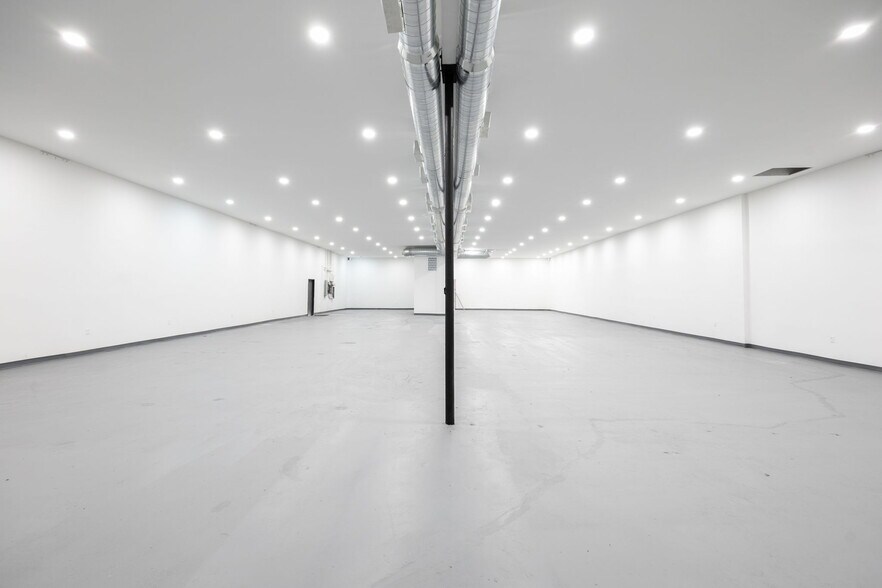 More Photos Of 14701 Calvert St, Van Nuys Warehouse For Sale