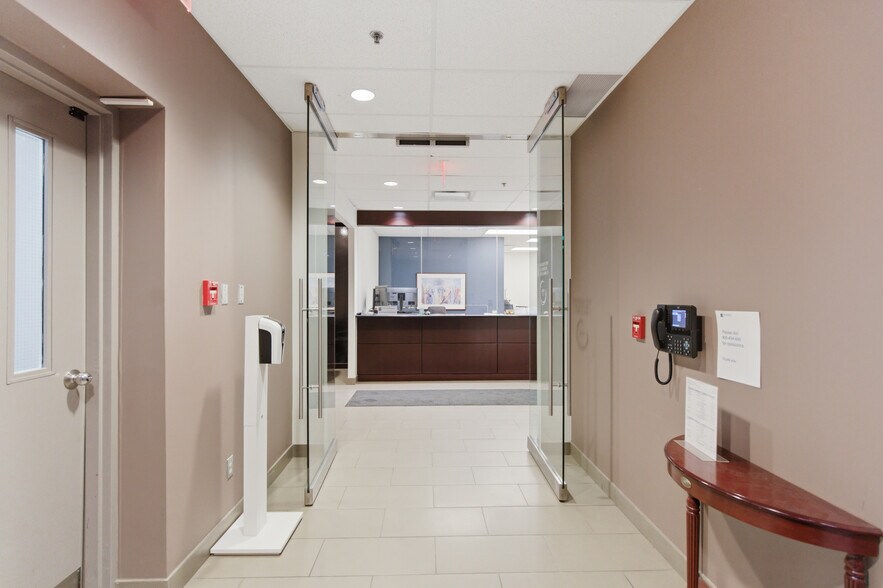 More Photos Of 17 King St E, Oshawa Storefront Retail Office For Lease