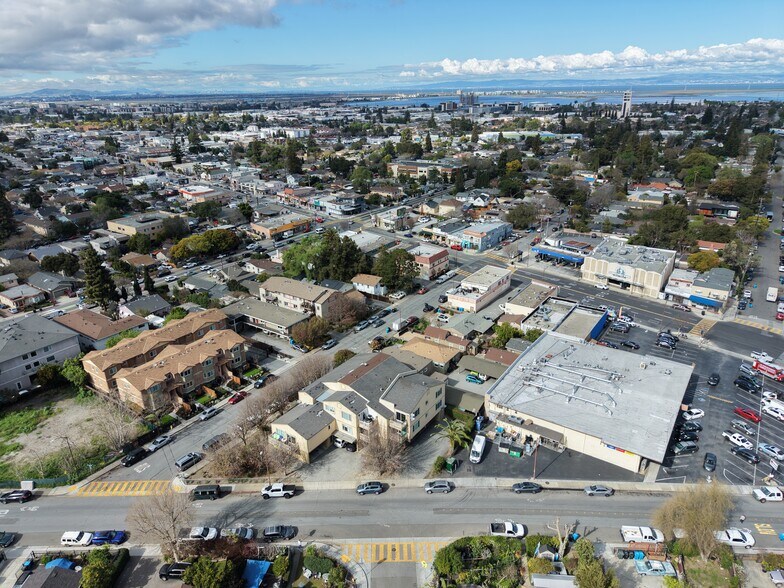 More Photos Of 211-311 Semicircular Road, Menlo Park, Menlo Park Apartments For Sale