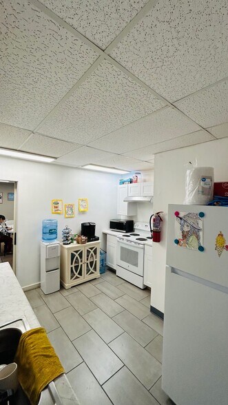 More Photos Of 302 S Collins St, Plant City General Retail For Sale