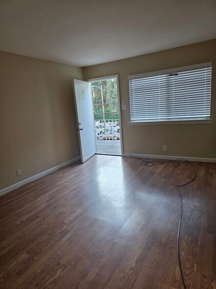 More Photos Of 9716 Mountain Blvd, Oakland Apartments For Sale