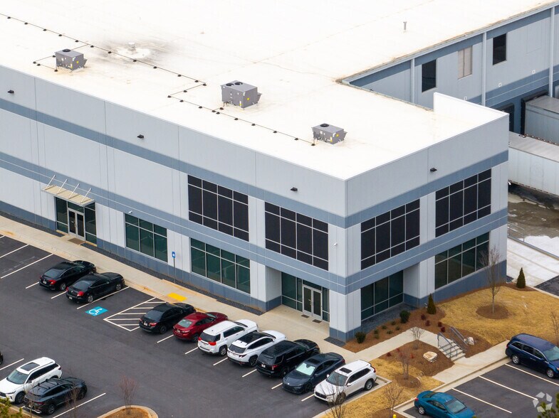 More Photos Of 2805 Vista Ridge Dr, Suwanee Warehouse For Lease