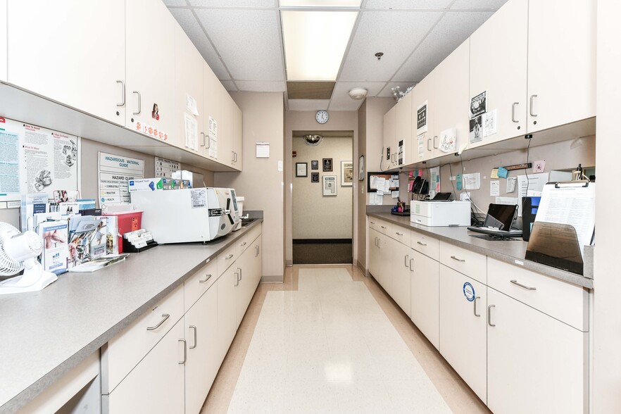 More Photos Of 1860 Town Center Dr, Reston Medical For Sale