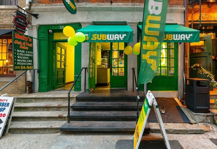 More Photos Of 28 Water St, New York Storefront Retail Office For Lease