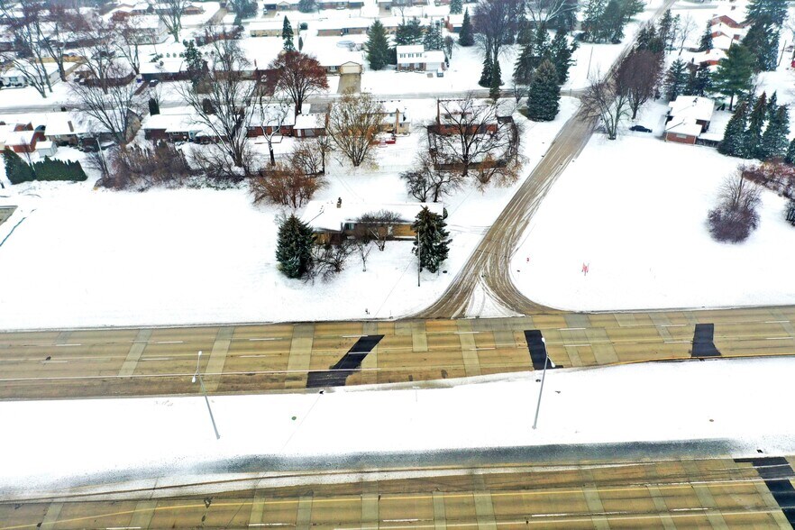 More Photos Of 42431 Mound Rd, Sterling Heights Storefront For Sale