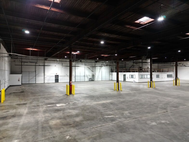 More Photos Of 4920 SE 26th Ave, Portland Industrial For Sale