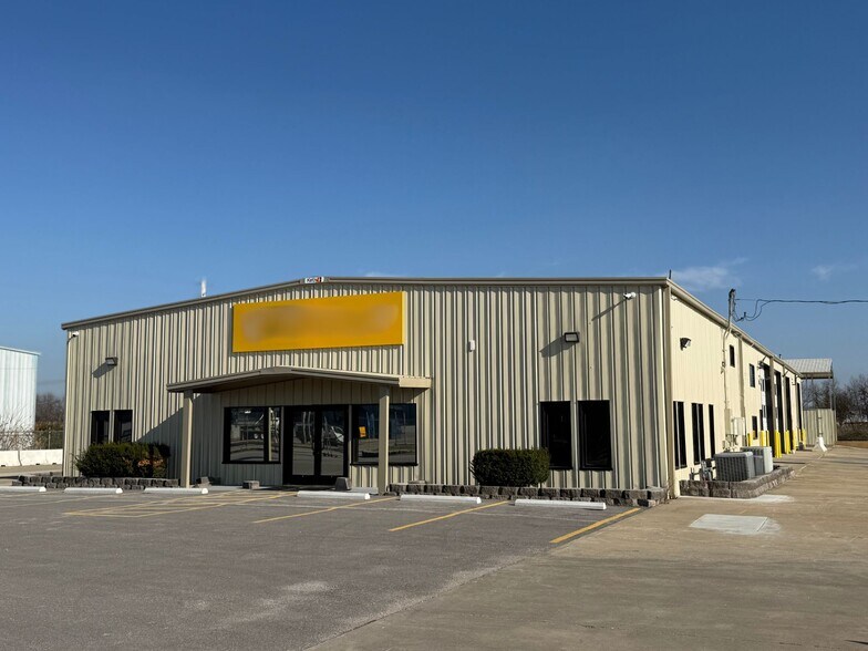 Primary Photo Of 2520 N Eastgate Ave, Springfield Warehouse For Lease