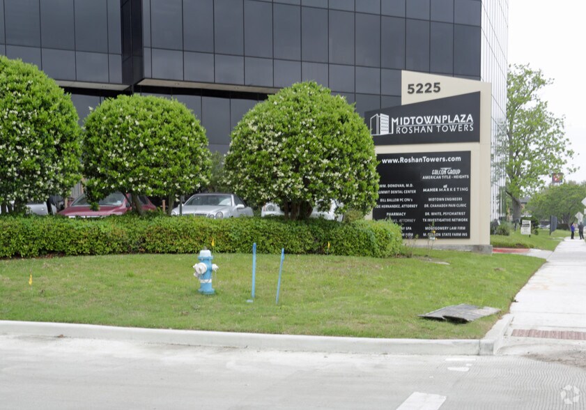 More Photos Of 5225 Katy Fwy, Houston Office For Lease