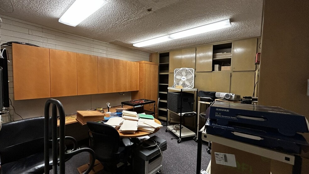 More Photos Of 11315 White Oak Ave, Granada Hills Specialty For Sale