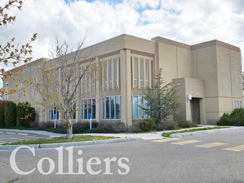 Primary Photo Of 1715 Pole Line Rd E, Twin Falls General Retail For Sale