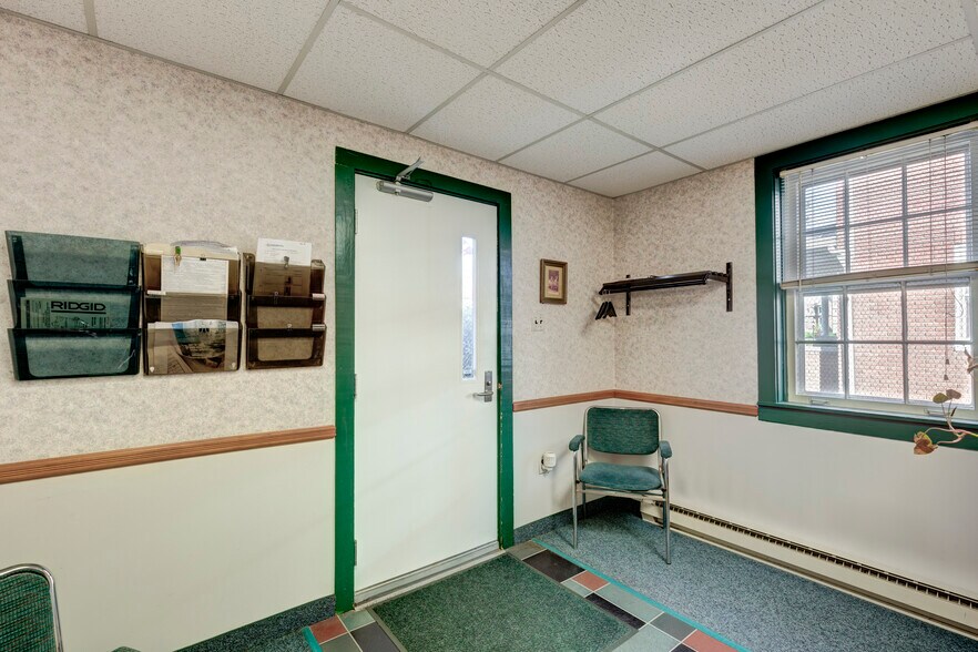 More Photos Of 1355 N Main St, Hampstead Office For Sale