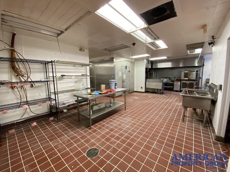More Photos Of 406 US Highway 41 Byp N, Venice Restaurant For Lease