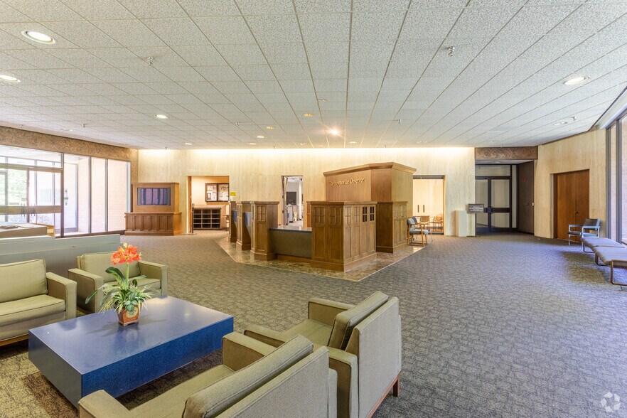 More Photos Of 458 Whitfield St, Fayetteville Manufacturing For Sale