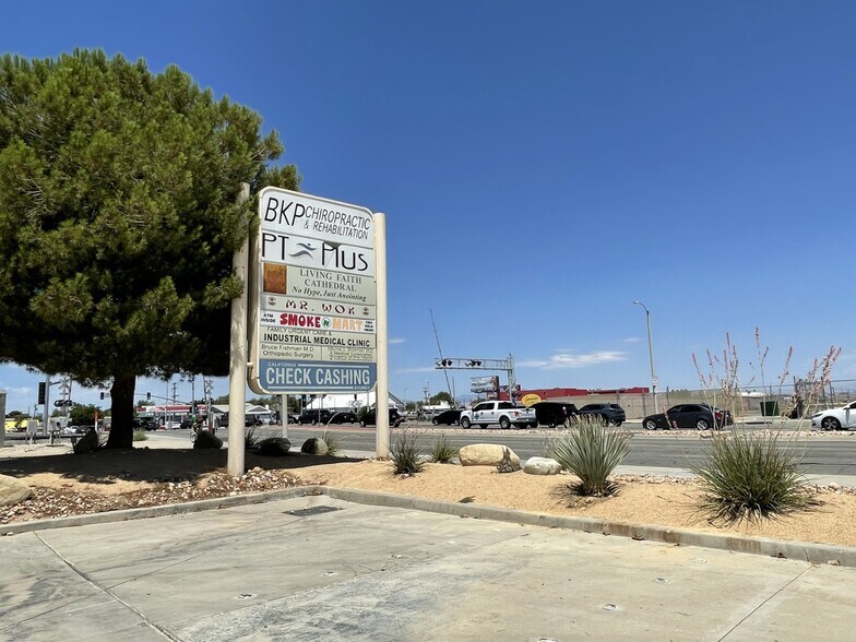 More Photos Of 408-418 W Avenue J, Lancaster General Retail For Lease