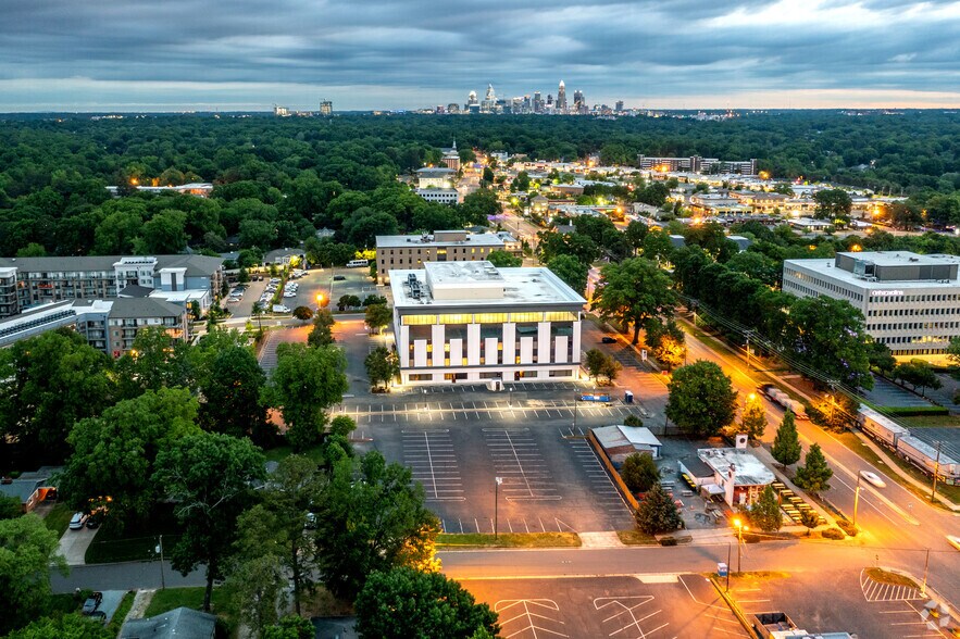 More Photos Of 4600 Park Rd, Charlotte Office For Lease