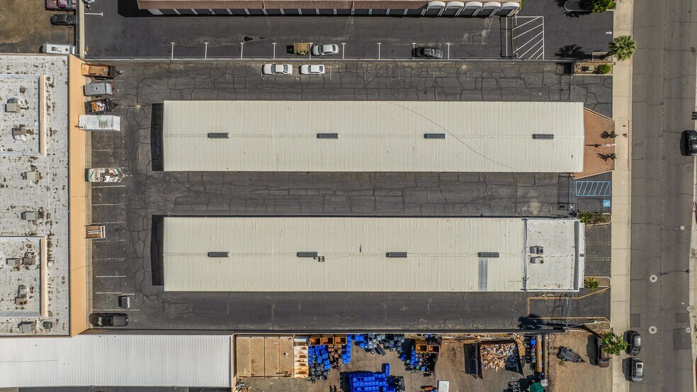 More Photos Of 811-823 S Williams Rd, Palm Springs Self Storage For Sale