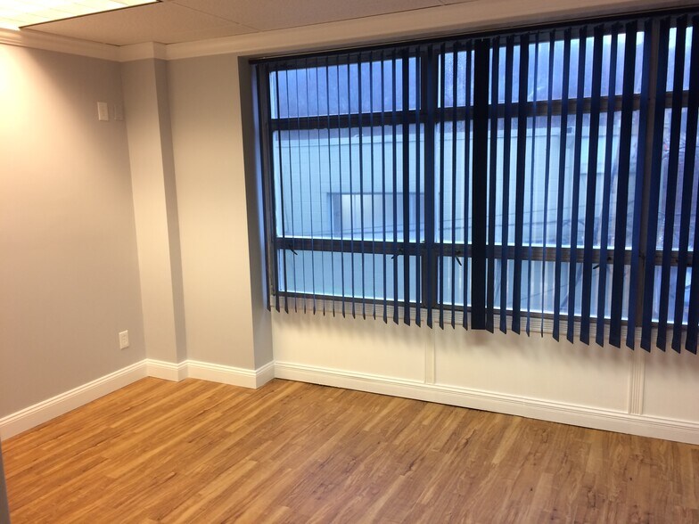 More Photos Of 10 W Main St, Elmsford Medical For Sale