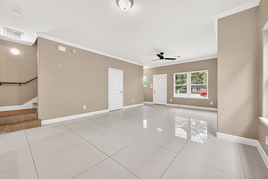 More Photos Of 14134 Packard St, Houston Specialty For Sale