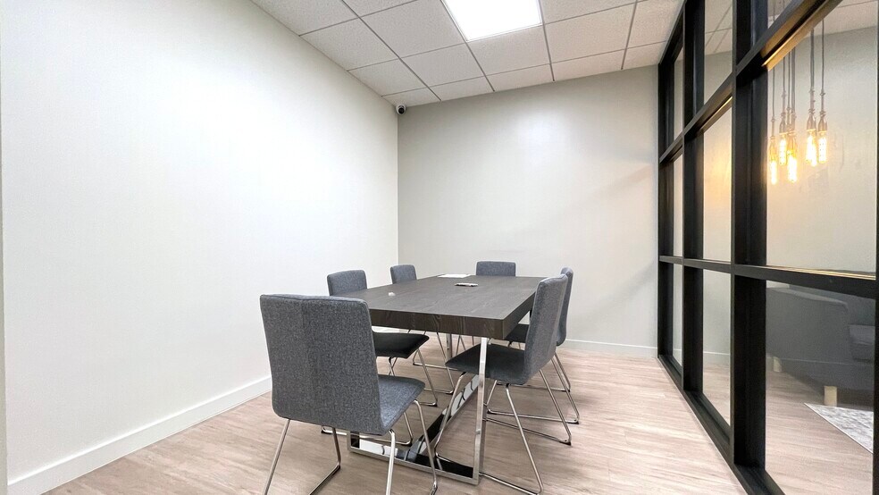 More Photos Of 6100 Corporate Dr, Houston Medical For Sale