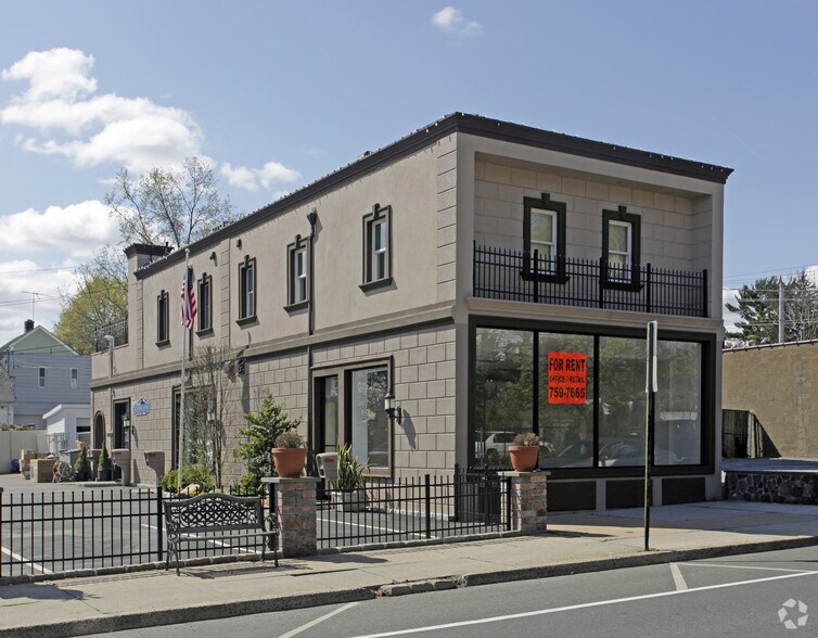 More Photos Of 49 Glen Head Rd, Glen Head Storefront Retail Office For Lease