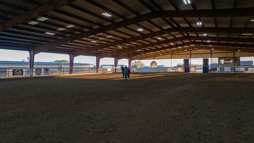 More Photos Of 3018 FM 2578, Kaufman Horse Stables For Sale