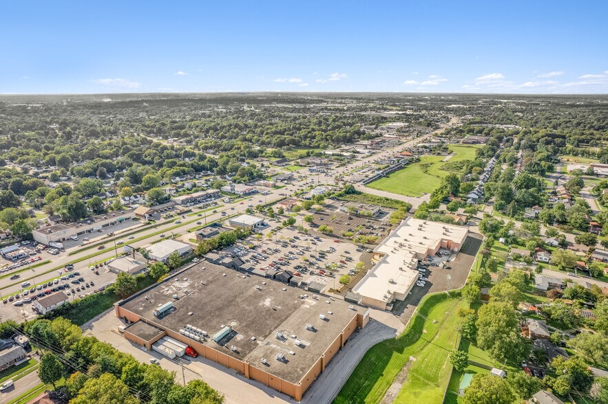 More Photos Of 1650-1680 Bryan Station Rd, Lexington Unknown For Lease