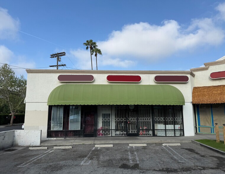 More Photos Of 1601-1607 N La Brea Ave, Los Angeles General Retail For Lease